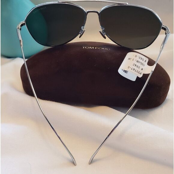 TOM FORD Sunglasses - NWT Authentic Smoke GRAY - Picture 3 of 8
